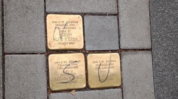 In Köln wurden drei Stolpersteine mit dem Kürzel NSU beschmiert.