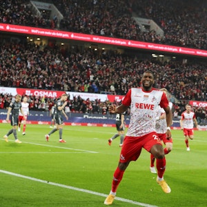 Anthony Modeste jubelt für den 1. FC Köln gegen Union Berlin.