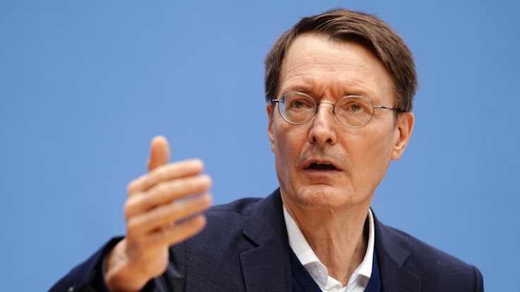 Karl Lauterbach (SPD), Bundesminister für Gesundheit, äußerte sich in der Bundespressekonferenz am 14. Januar 2022 zur aktuellen Corona-Lage.
