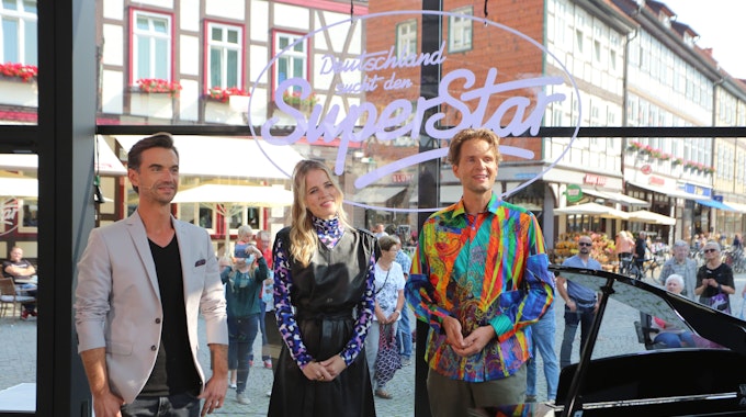 Blick auf die DSDS-Jury: Schlagerstar Florian Silbereisen (l-r), Ilse Delange (Sängerin) und Toby Gad (Musikproduzent). Das Bild wurde am 23. Juli 2021 aufgenommen.