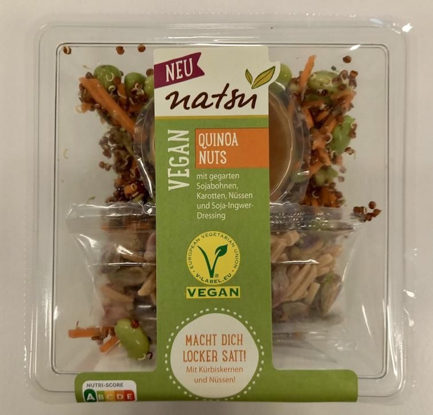 Wegen einer möglichen Belastung mit Salmonellen ruft der Hersteller Natsu Foods aus Neuss in Nordrhein-Westfalen den veganen Salat „Quinoa Nuts“ zurück.