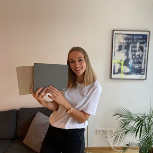 Die Kölner Gründerin Isabelle Weichsler ist im Dezember 2021 unter die Unternehmerin gegangen und möchte mit Turtle Moments die Fotoalben revolutionieren.