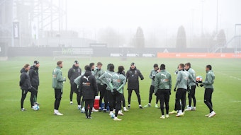 Die Mannschaft von Borussia Mönchengladbach tritt am Mittwoch (19. Januar 2022) im Achtelfinale des DFB-Pokals bei Zweitligist Hannover 96 an. Das Foto zeigt eine Trainingseinheit der Fohlen am 13. Januar 2022.