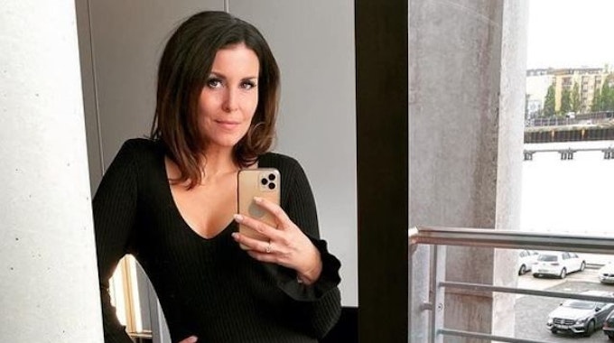 Vanessa Blumhagen, hier auf einem Spiegel-Selfie auf ihrem Instagram Account im Mai 2021, zeigt sich gern attraktiv beim Sat.1-Frühstücksfernsehen.