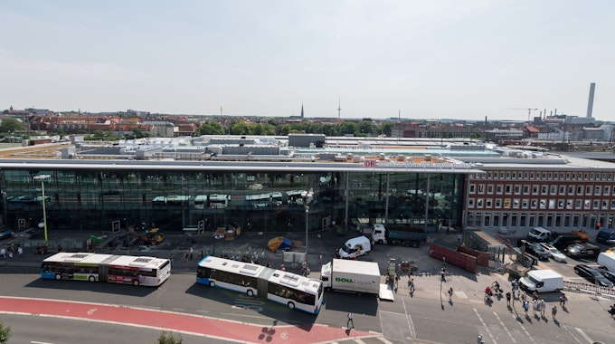 Der Hauptbahnhof in Münster aus der Luft fotografiert. Foto von der dpa
