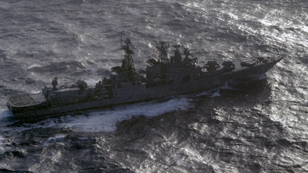 Das russische Kriegsschiff Severomorsk bei einem Manöver im Ärmelkanal. Das Foto wurde 1996 aufgenommen. Aktuell planen die Russen ein großes Manöver mit 140 Schiffen.