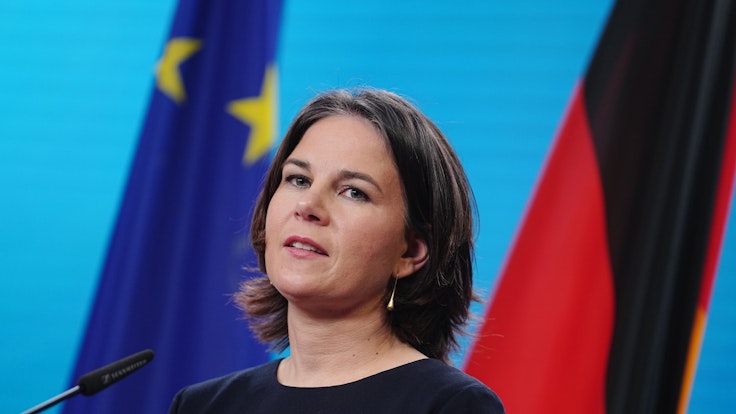 Außenministerin Annalena Baerbock fordert Russland zur Deeskalation auf.