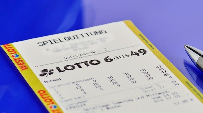 Für einen Spielteilnehmer aus dem Raum Dortmund hat sich der Einsatz von 18,65 Euro bei LOTTO 6aus49 voll ausgezahlt: Sechs richtige Kreuzchen verhelfen dem Glückspilz zu einem Gewinn von 7,5 Millionen Euro.