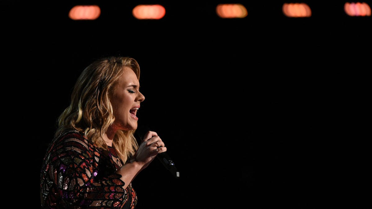 Die Sängerin Adele bei einem Auftritt am 12. Februar 2017 in Los Angeles.