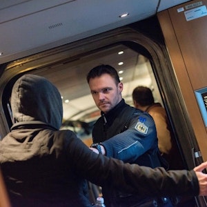 Schwarzfahrer in Köln von Bundespolizei festgenommen.