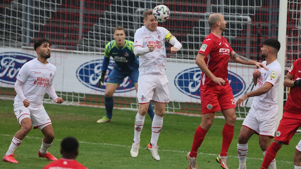 Lukas Nottbeck spielt mit der U21 des 1. FC Köln gegen Rot-Weiß Oberhausen.