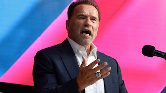 Bodybuilder, Schauspieler und Politiker Arnold Schwarzenegger spricht über Digital Sustainability während der Konferenz Digital X.