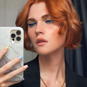 Das Selfie von sich postete Lucy Hellenbrecht am 2. Oktober 2021 auf ihrem Instagram-Kanal.