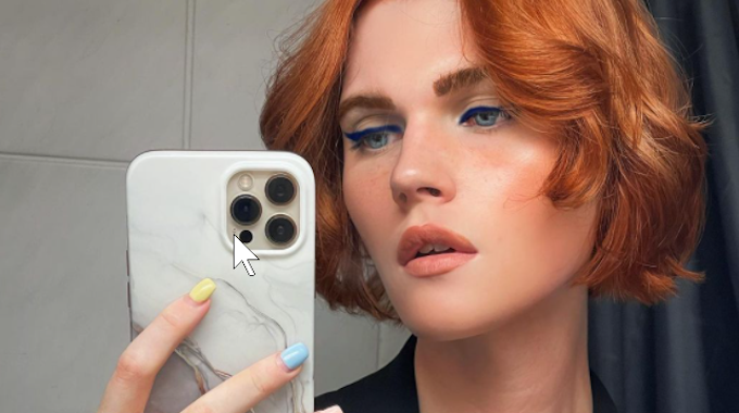 Das Selfie von sich postete Lucy Hellenbrecht am 2. Oktober 2021 auf ihrem Instagram-Kanal.
