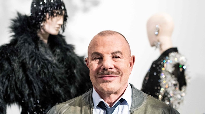 Modeschöpfer Thierry Mugler starb unerwartet im Alter von 73 Jahren. Das Foto zeigt ihn im Jahr 2019.
