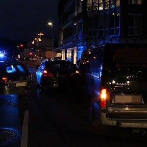 Die verunglückten Autos am frühen Morgen in Eitorf.