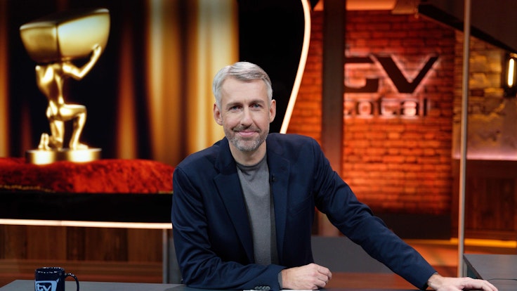 Der Entertainer Sebastian Pufpaff sitzt nach der Aufzeichnung der ProSieben-Comedyshow „TV total“ im Studio.