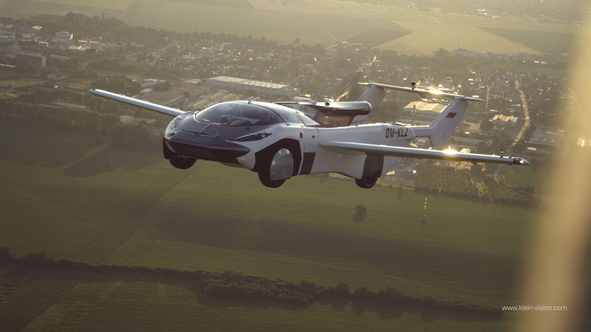 Die slowakische Herstellerfirma Klein Vision hat die erste offizielle Flugerlaubnis für ihr fliegendes Auto „AirCar“ erhalten.
