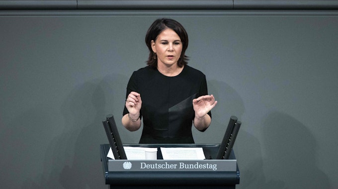 Annalena Baerbock hat im Bundestag deutliche Worte an Russland gerichtet.