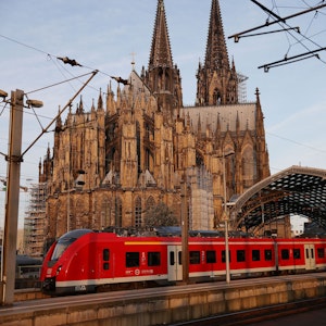 Brückenschaden auf der Bahnstrecke Köln-Koblenz. Hier ein undatiertes Foto vom Kölner Hauptbahnhof.