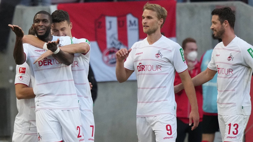 Anthony Modeste jubelt für den 1. FC Köln gegen Bayer Leverkusen.