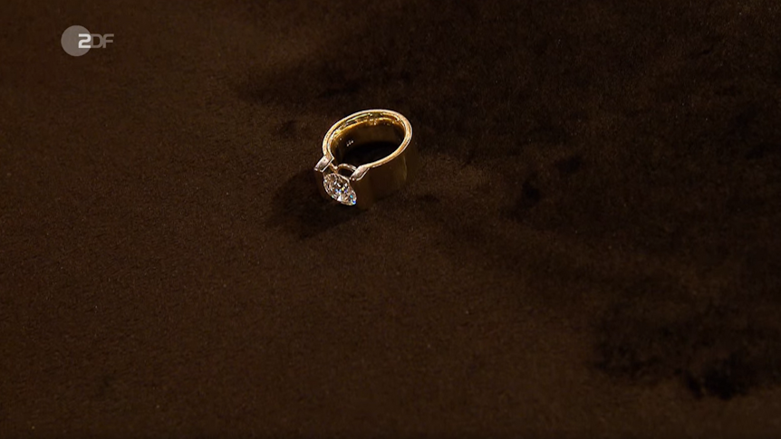 Der Screenshot zeigt den Ring, den eine Frau am Montag (31. Januar 2022) bei „Bares für Rares“ verkaufen wollte.
