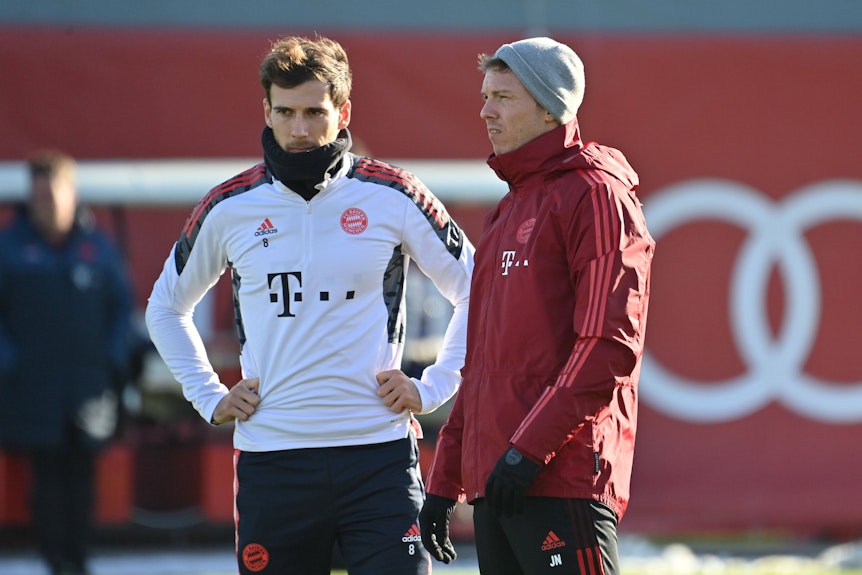 Leon Goretzka und Julian Nagelsmann, hier im Training des FC Bayern München am 7. Dezemeber 2021.