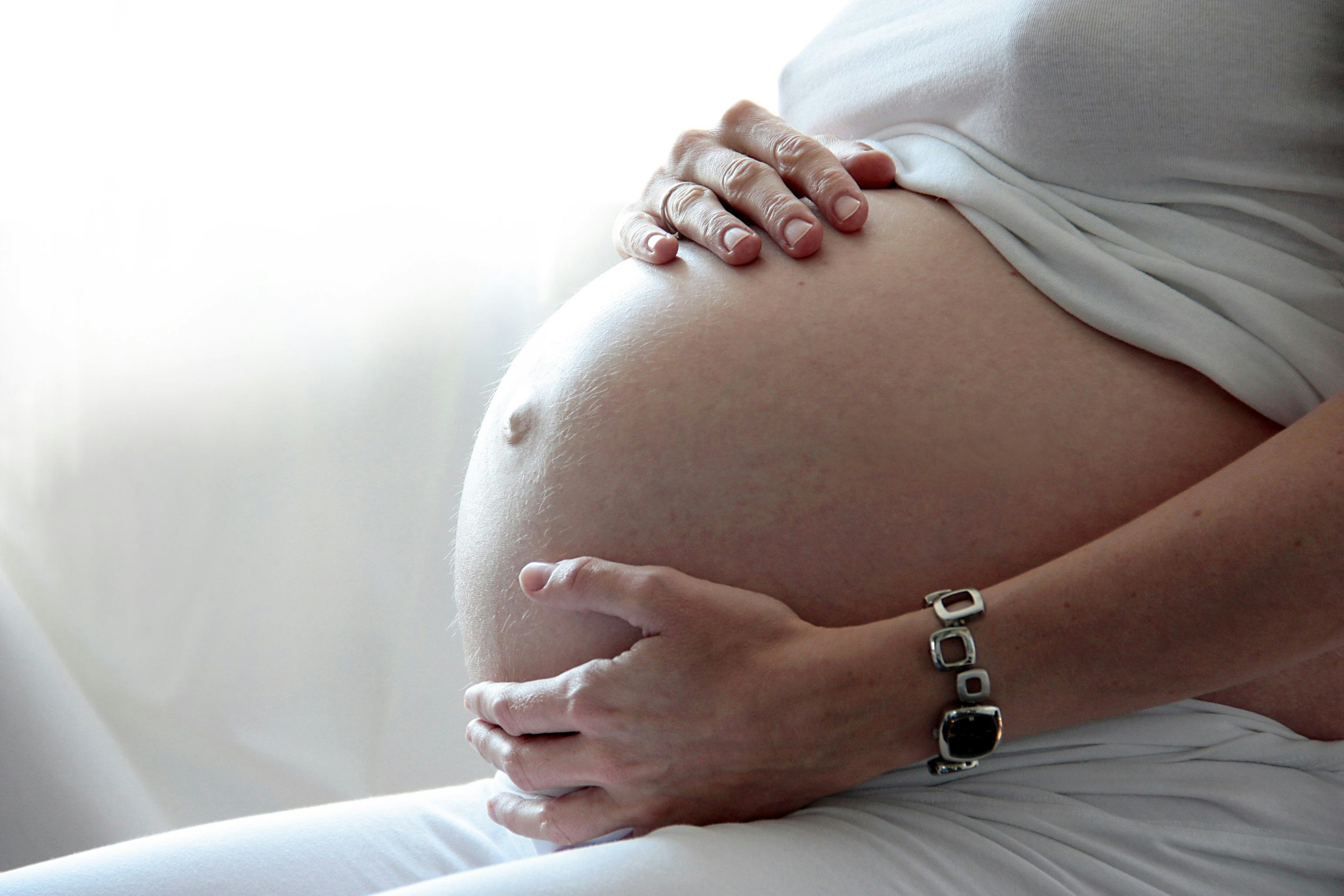 TikTok: Schwangere zeigt Bauch und sorgt weltweit für Staunen.