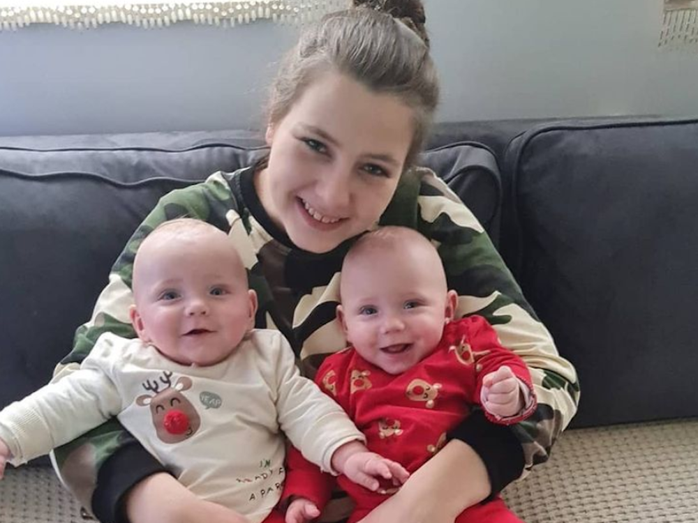 Sarafina Wollny, hier auf einem Instagram-Schnappschuss vom 19. Dezember. Die junge Mutter muss ihre Söhne nun zur Physiotherapie bringen.