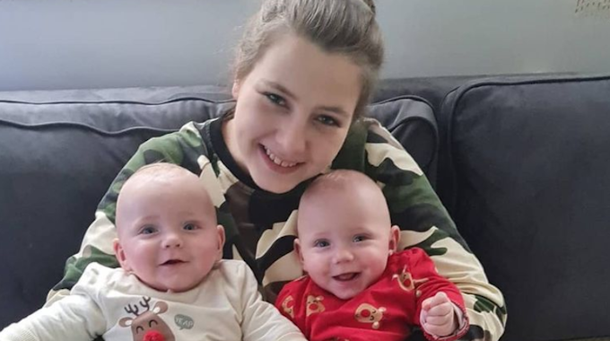 Sarafina Wollny, hier auf einem Instagram-Schnappschuss am 19. Dezember, hält ihre Zwillinge auf dem Arm.