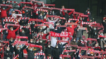 Die Fans des 1. FC Köln, hier beim Heimspiel gegen den FC Bayern am 15. Januar 2022, sorgen gegen Freiburg wieder für eine größere Kulisse.







