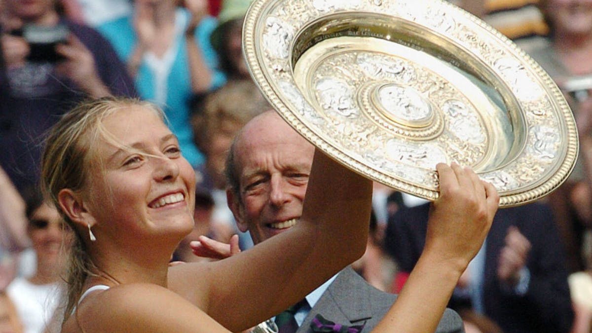 Maria Sharapova feiert den Sieg in Wimbledon.