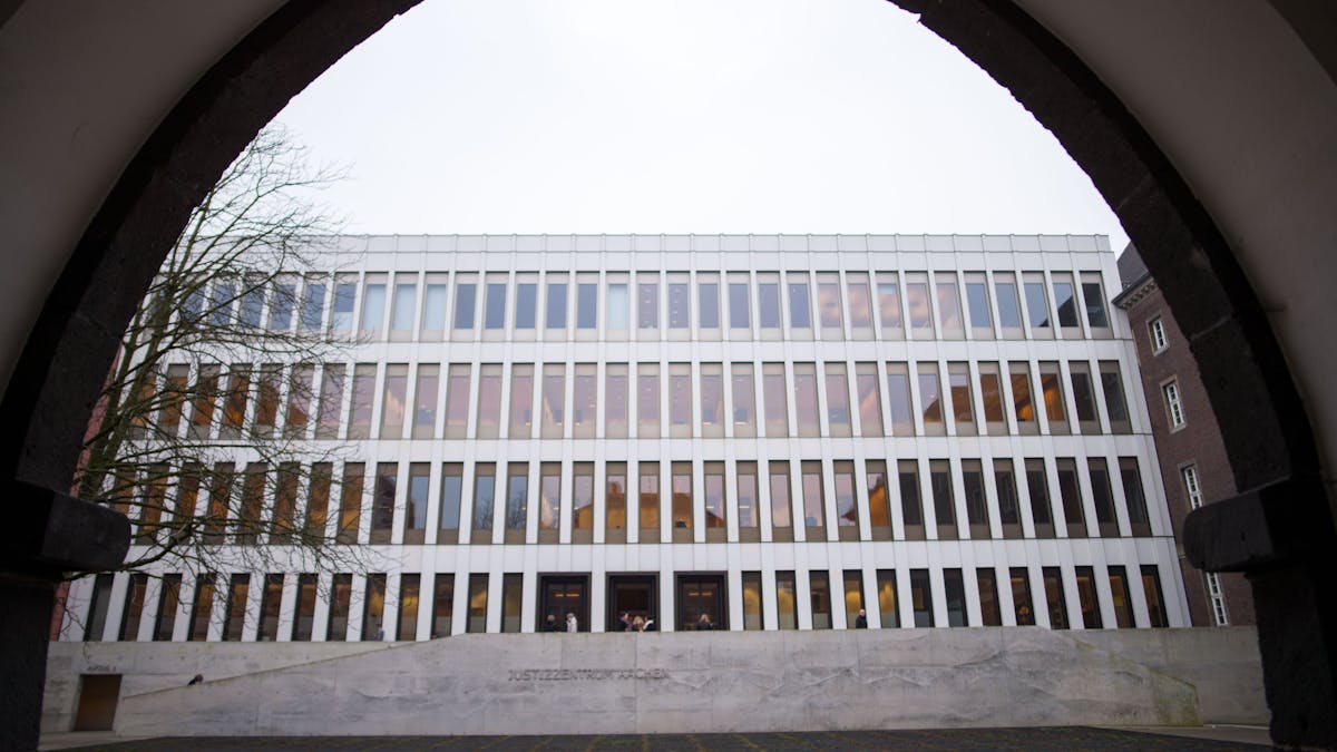 Das Justizzentrum Aachen mit dem Amts- und Landgericht. 