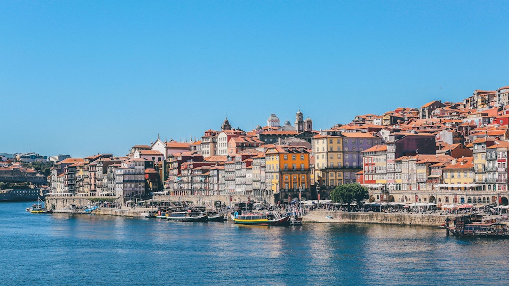 Der Hafen der Stadt Porto in Portugal.