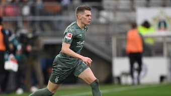 Matthias Ginter von Borussia Mönchengladbach am 5. Februar 2022 in Bielefeld beim Sprint.
