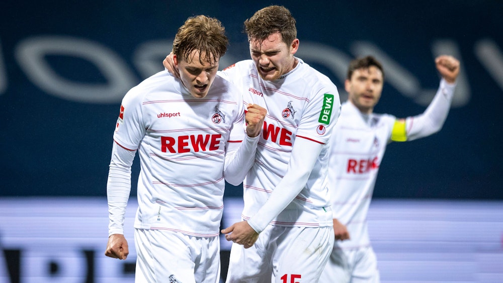 Timo Hübers jubelt mit Luca Kilian für den 1. FC Köln gegen den VfL Bochum.