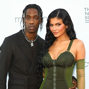 Kylie Jenner und der Musiker Travis Scott, hier bei der jährlichen Parsons-Benefizveranstaltung am 15. Juni 2021 in New York, sind erneut Eltern geworden.