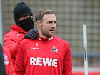 Ex-Kölner Rafael Czichos, hier im FC-Training am 1. Dezember 2021, meldete sich aus dem Trainingslager seines neuen Klubs.