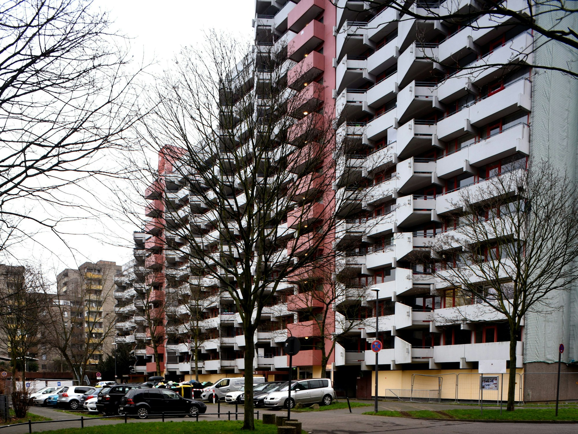 Wohnhäuser am Liverpooler Platz und Umgebung in Köln-Chorweiler.