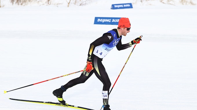 Albert Kuchler am 11. Februar 2022 beim 15 km Langlauf-Rennen der Herren, im Zhangjiakou National Cross-Country Skiing Centre.