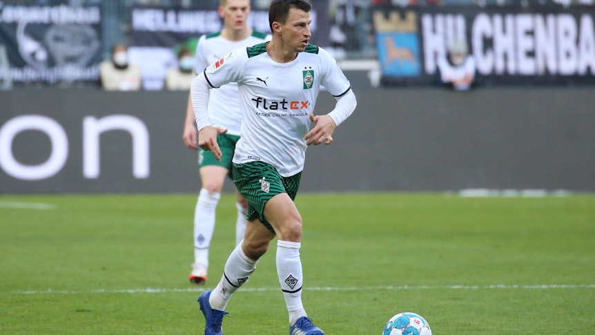 Stefan Lainer von Borussia Mönchengladbach erlebte am 22. Bundesliga-Spieltag einen 3:2-Sieg gegen den FC Augsburg mit seinem Team.