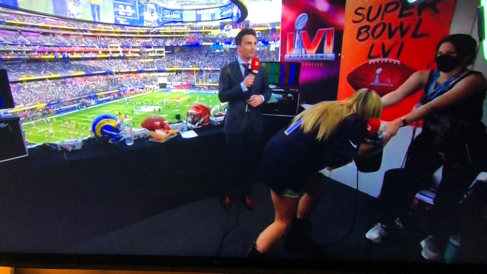 LIve beim Super Bowl: Heidi Klum muss ihren Hotdog am 14. Februar 2022 in den Mülleimer loswerden.