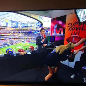 LIve beim Super Bowl: Heidi Klum muss ihren Hotdog am 14. Februar 2022 in den Mülleimer loswerden.
