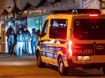 Die Polizei patroulliert nachts im Görlinger Zentrum.