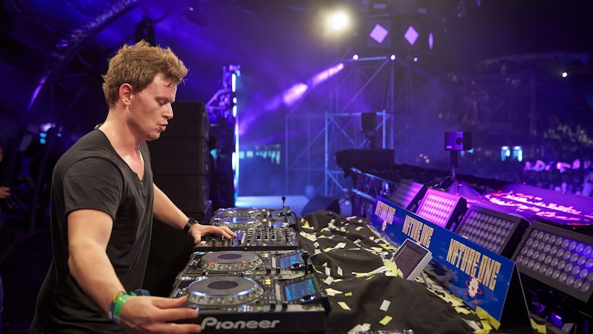 Der niederländische DJ Fedde Le Grand bei einem Technofestival