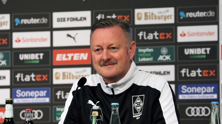 Roland Virkus ist neuer Sportdirektor von Borussia Mönchengladbach. Das Foto zeigt ihn bei seiner Vorstellung am 15. Februar 2022 im Borussia-Park.