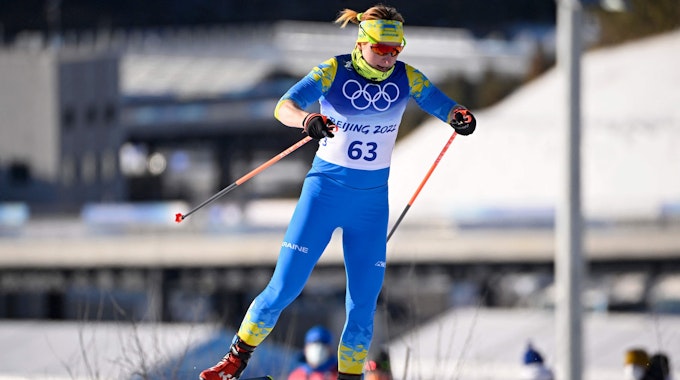 Die Ukrainerin Valentyna Kaminska am 8. Februar 2022 beim Qualifikationsrennen im Langlauf-Sprint in Peking.