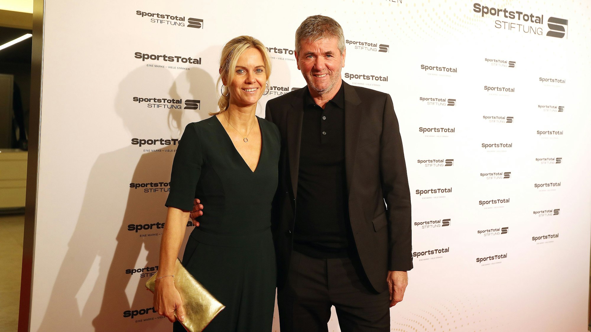 Spendengala der Berateragentur Sports Total Gala in der Kölner Flora Friedhelm Funkel mit Frau Anja Stapel