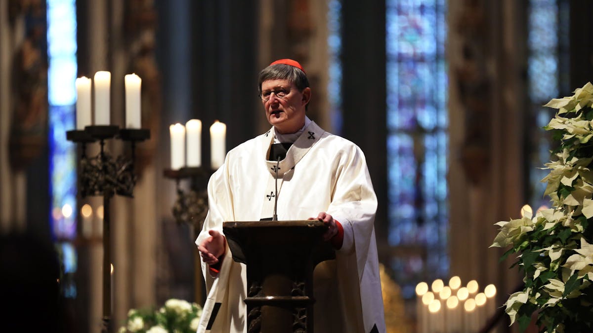 Der Kölner Kardinal Rainer Maria Woelki bei einem Weihnachtsgottesdienst im Kölner Dom soll wieder ins Erzbistum zurückkehren.