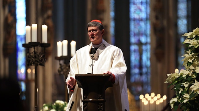 Kardinal Woelki bei einer Messe im Kölner Dom zu Weihnachten.